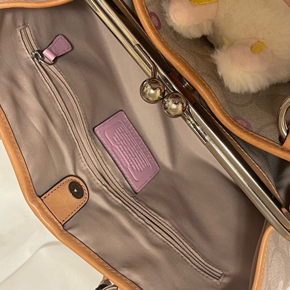 Coach Beige and Tan Shoulder Bag with Floral Accents - Picture 6 of 11